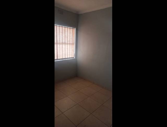 Industrial property to rent in ANDERBOLT